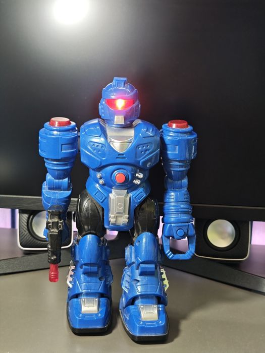 Chodzący robot na baterie