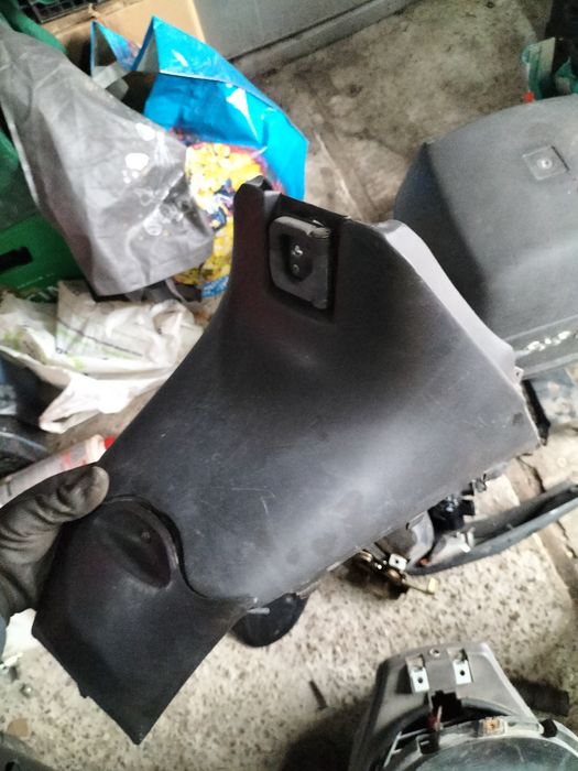 Plastik pod siedzenie,obudowa silnika Piaggio NRG