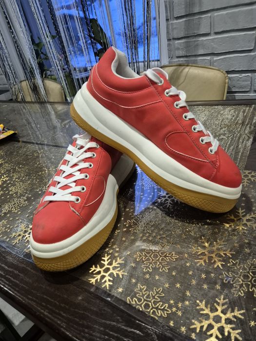 Кросівки бершка 39 розмір