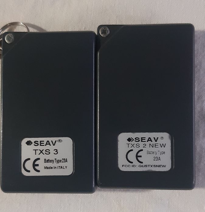 Dois  comandos   marca Seav Txs 3