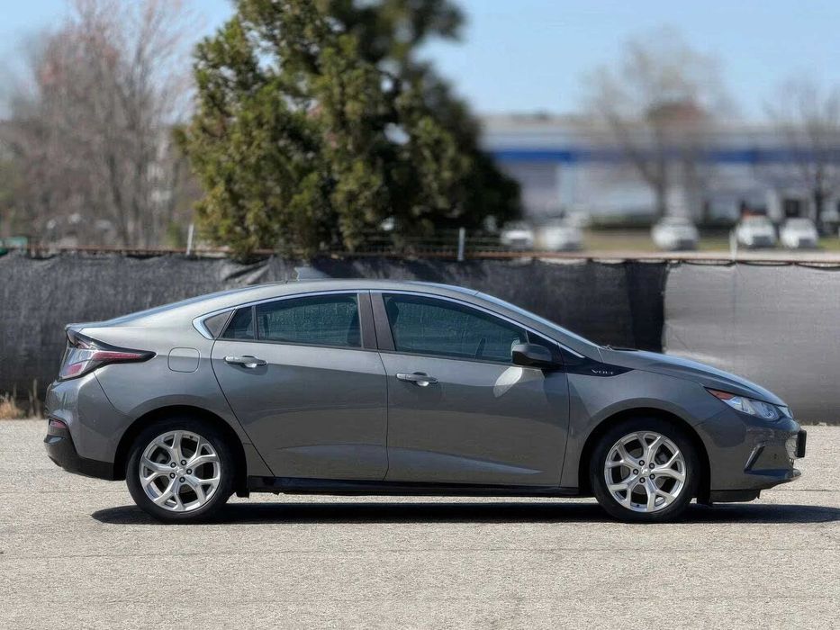 Chevrolet Volt Premier      2017