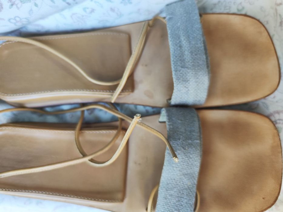 Armani beżowe sandałki wiązane rzymianki 38