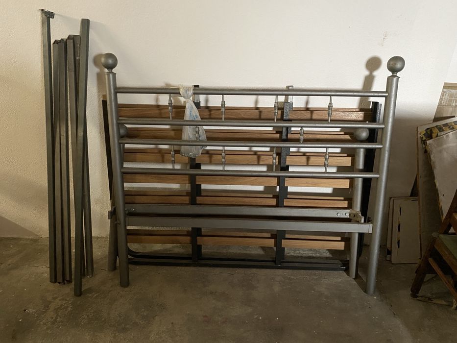 DOU - cama de casal (140x200) + estrado