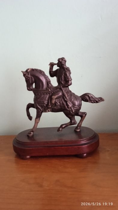 Estatueta antiga metal