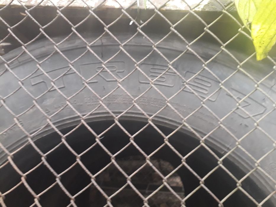 Продам    шини               .