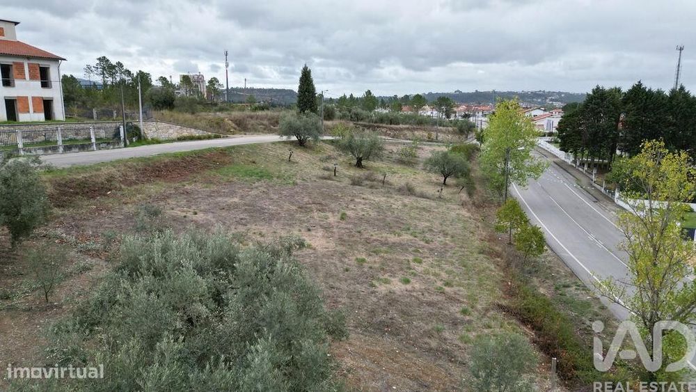 Terreno para construção em Souselas e Botão