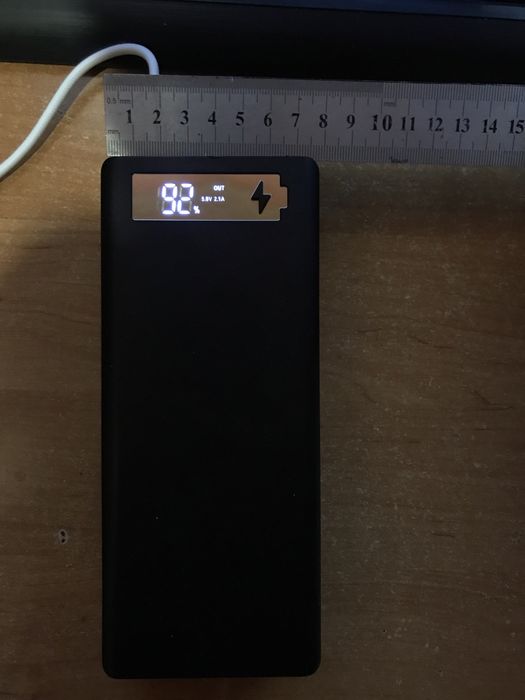 Повербанк( КОРПУС)великої емності ( на 16 єлементів 18650)
