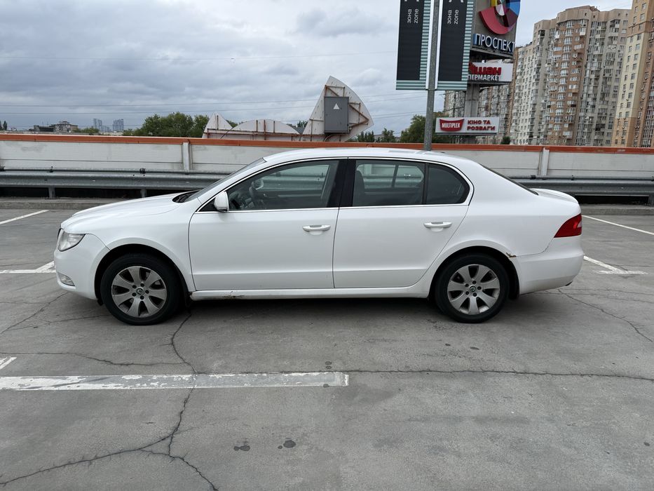 SKODA SUPERB 2012 (флагман, вище клас за OCTAVIA)