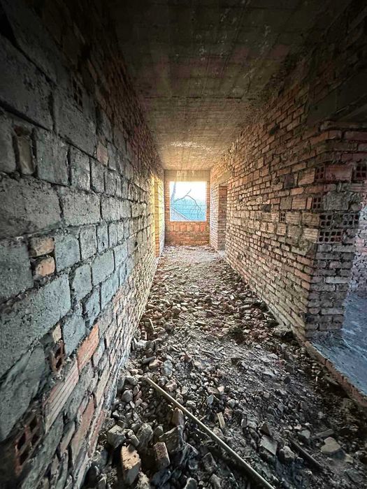 Продається триповерховий корпус під бізнес