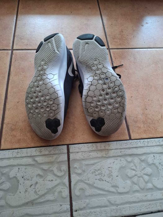 Buty sportowe Nike czarne 39
