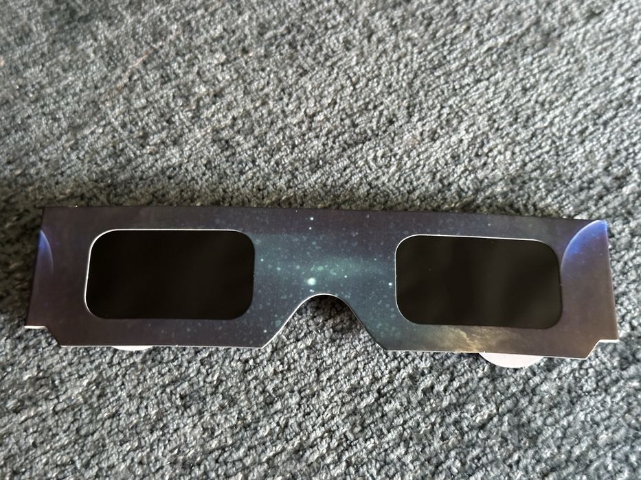Oculos para o Eclipse Solar
