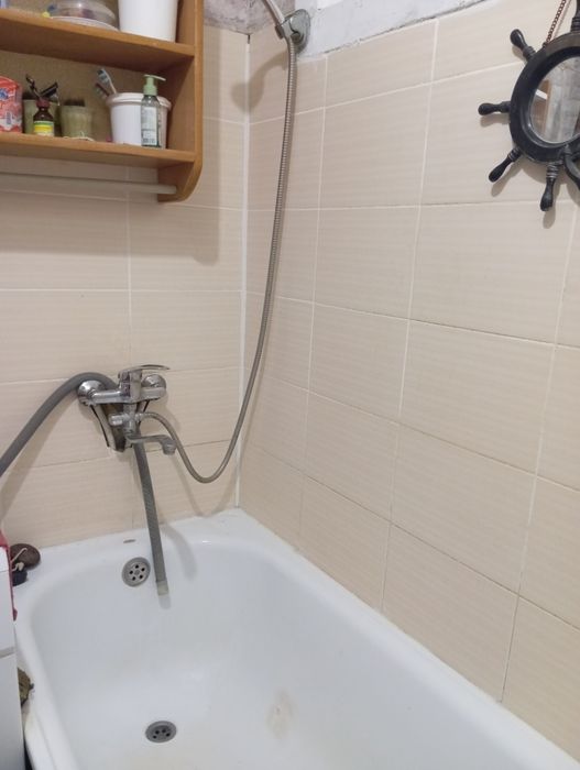 Продам 2-кімнатну квартиру + гараж з сараєм у Побузькому