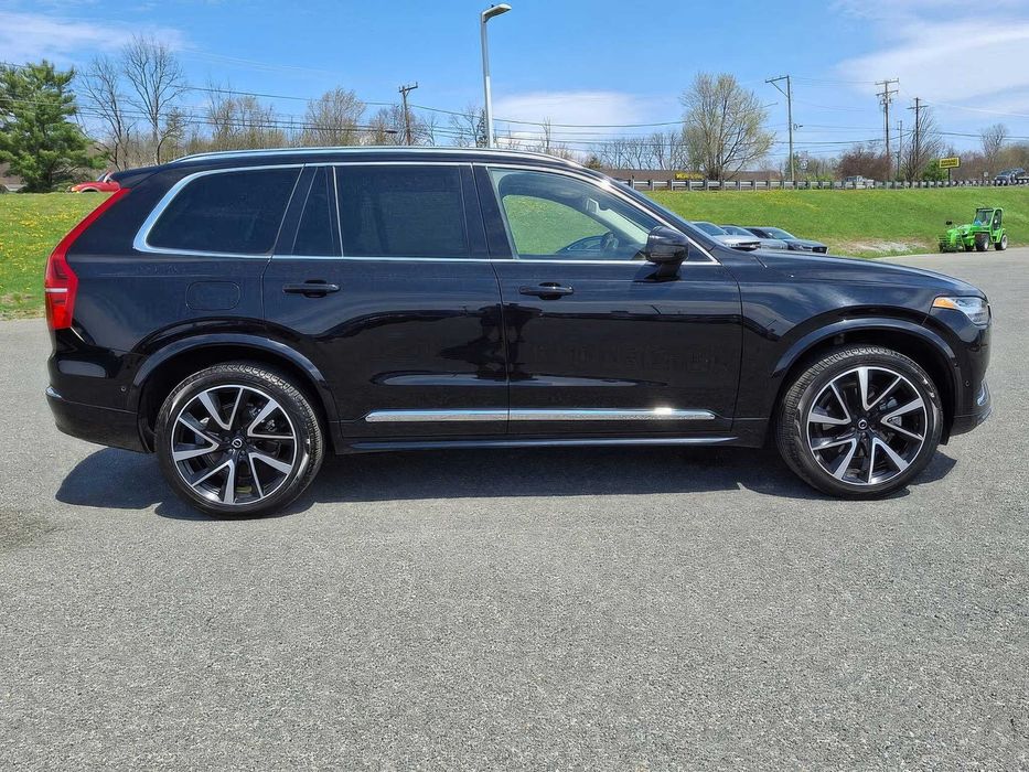 Volvo XC90      2023