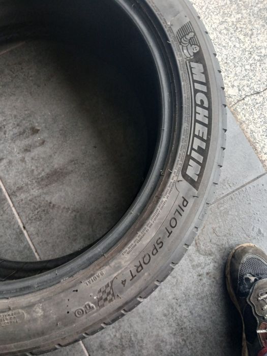 2 pneus 235 45 r18 Michelin TO