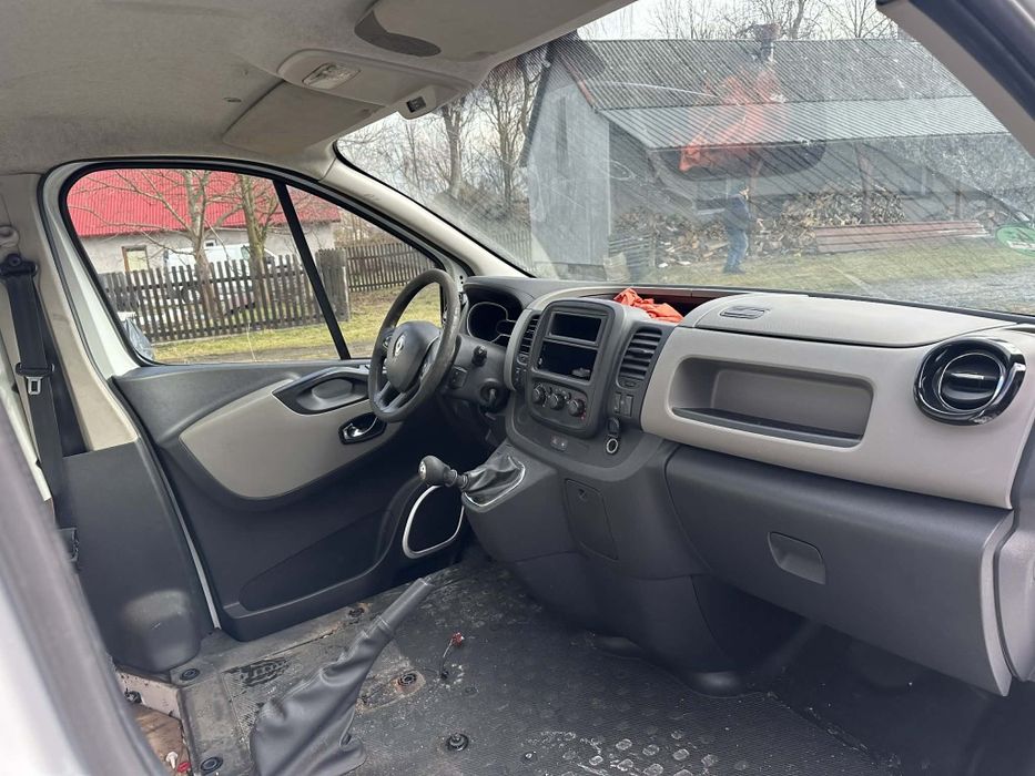 Trafic vivaro talento na czesci  cwiartka podłoga dach konsola  belka