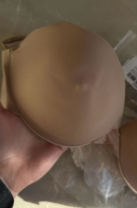 Бюсгалтер как Skims