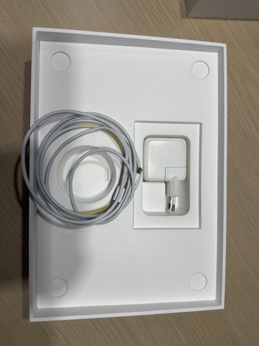 MacBookAir (13-calowy, 2020 rok)