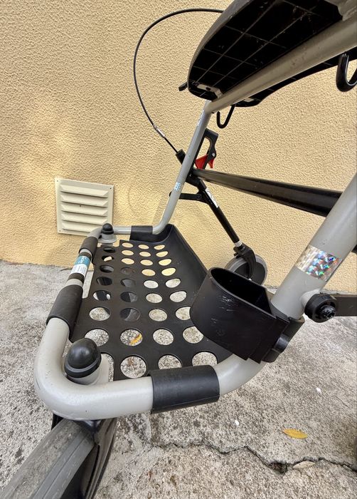 Andarilho Invacare Banjo com mt pouco uso