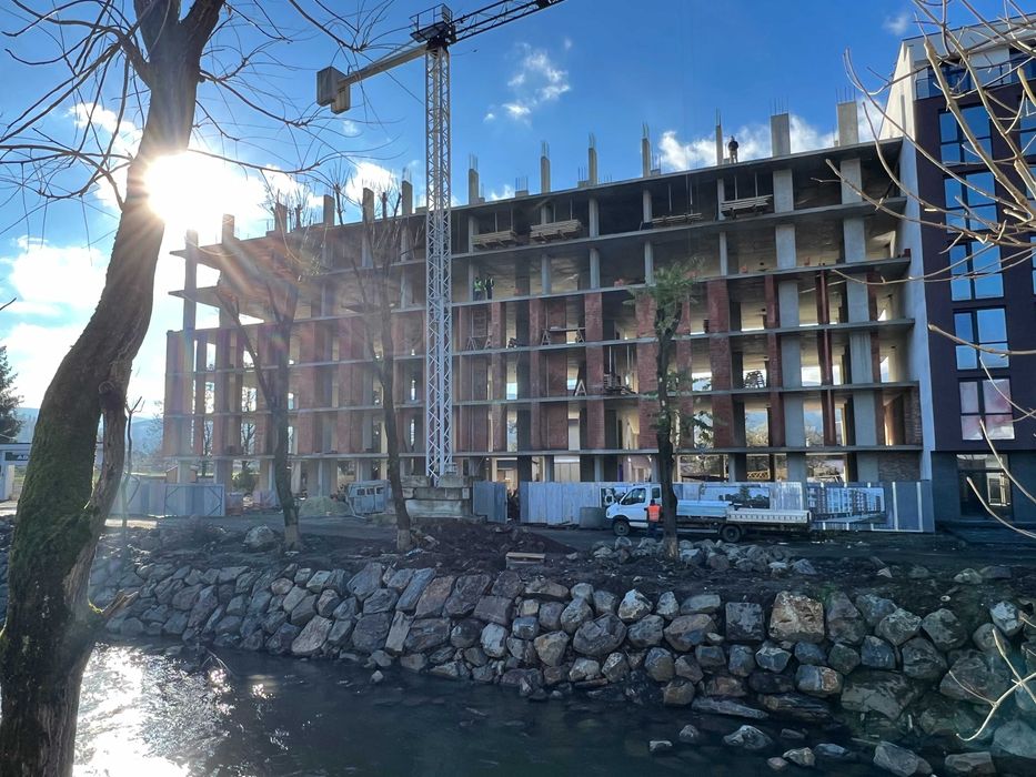 Новобудова у центрі Свалява. Комерційне приміщення. Продаж.