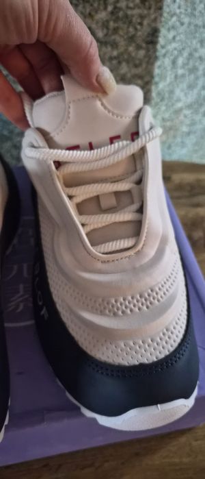 Кросівки. Кросовки  унисекс