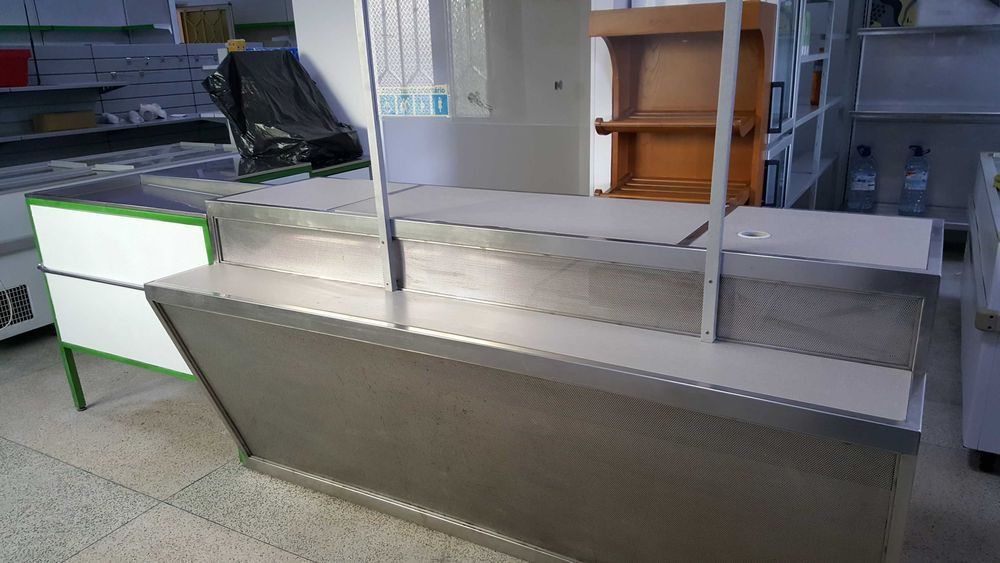 Balcão de atendimento em inox