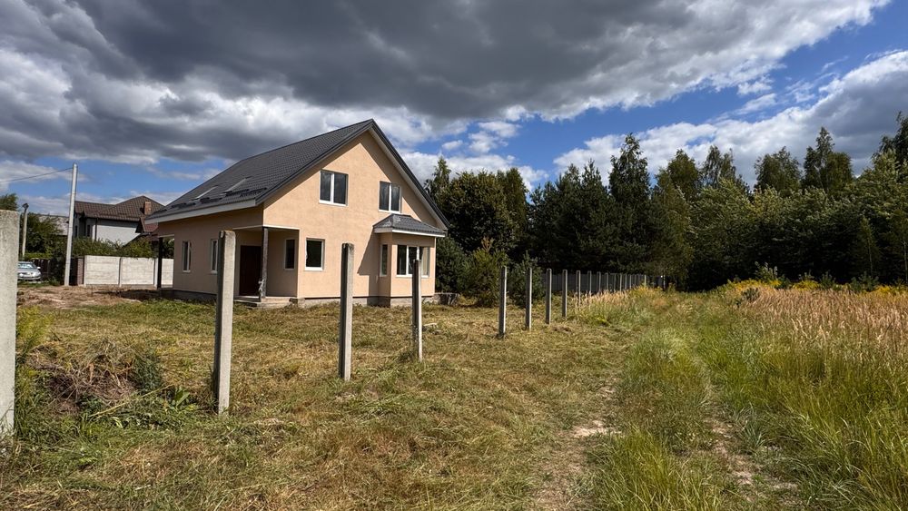 Продаж 1/2 будинку (дуплекс) 102 м2, 6 с земельної ділянки, Малютянка