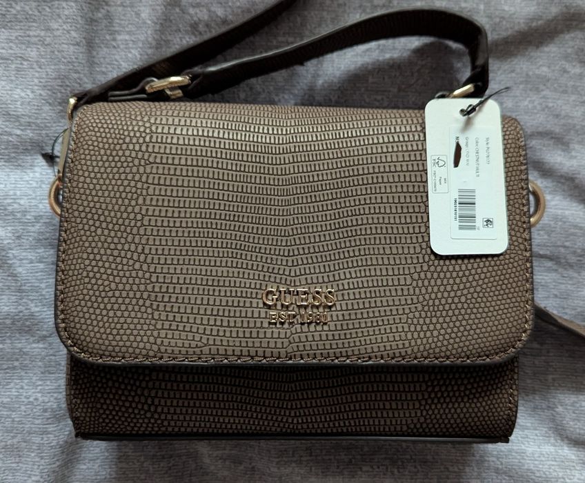 Продам сумочку Guess