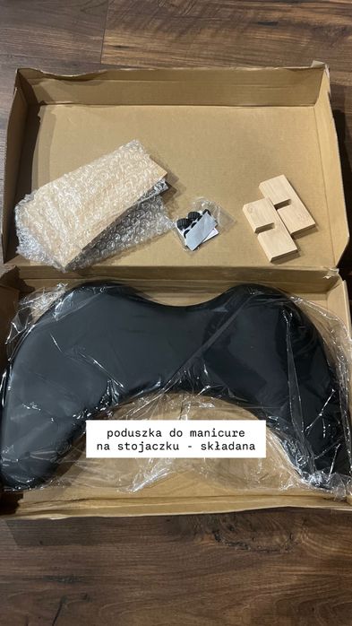 Poduszka pod dłoń do manicure na nóżkach poczarna