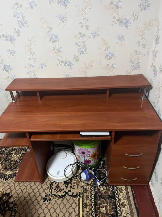 Продам компьютерный(письменный)стол