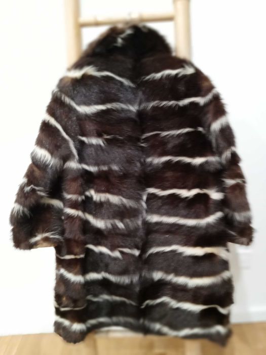 Casaco comprido em pelo Natural , nunca usado, Novo. NY