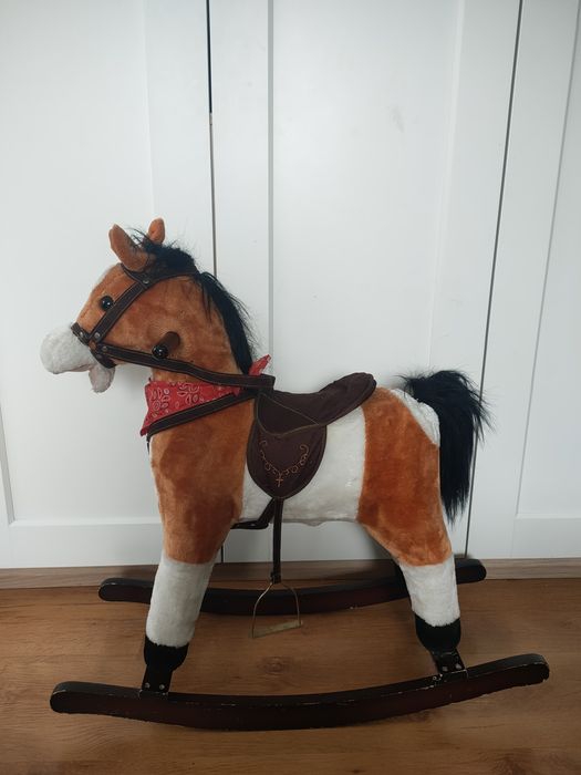 Interaktywny konik na biegunach, konik bujany z dźwiękiem