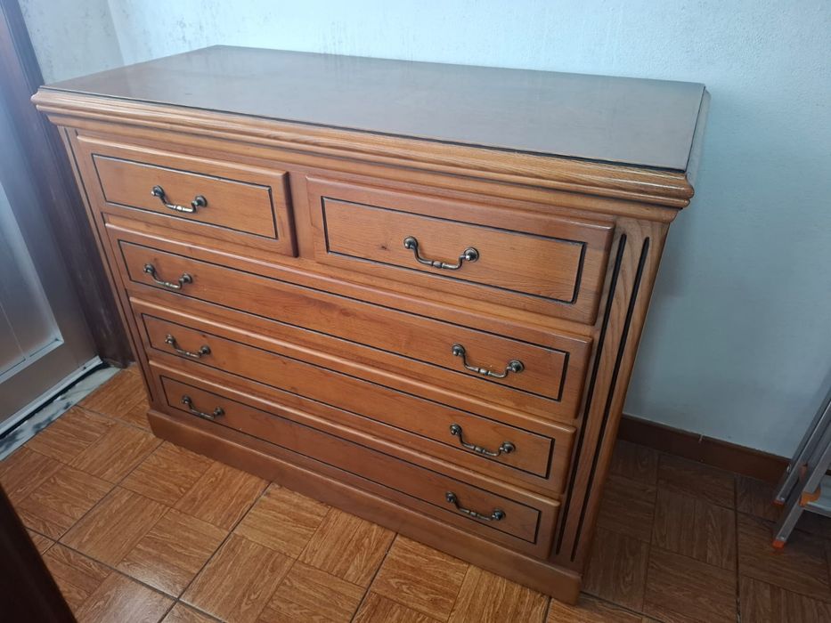 Quarto de madeira maciça
