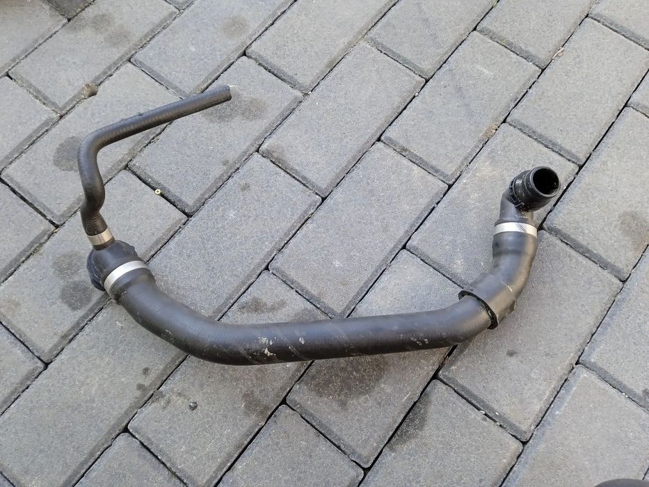 Stan: Używany VW TIGUAN SKODA SUPERB AUDI Q3 Przewód wodny turbosprężarki 5N0122101BF