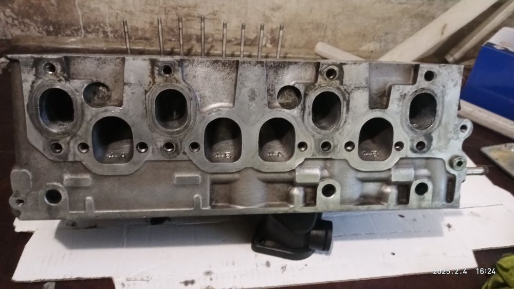 Головка двигателя  VW 2.0 TDI BMP