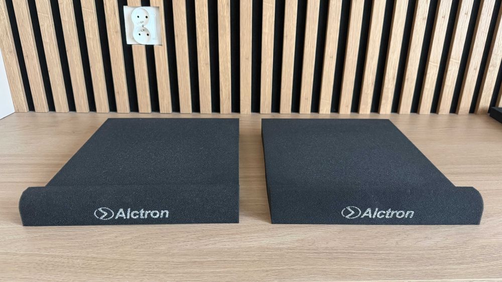 Podkładki pod monitory studyjne Alctron
