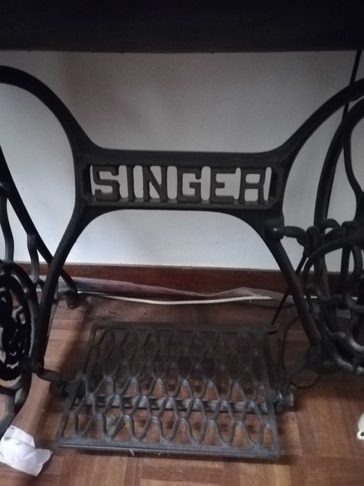 Antiguidade_Máquina de costura Singer - gavetas e arrumação (de 1910)