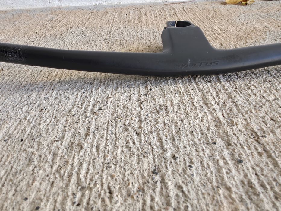 Guiador + avanço integrado syncros carbono