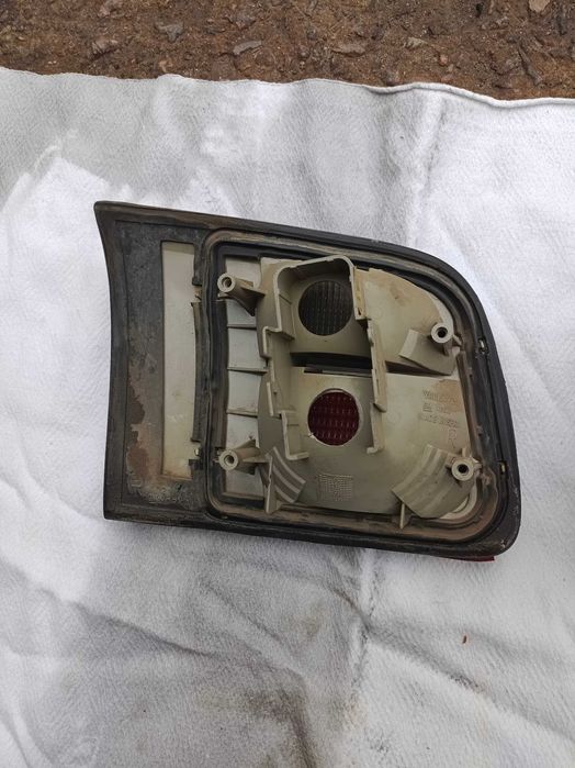 Задній фанарі Опель омега б 1996 год седан права сторона.