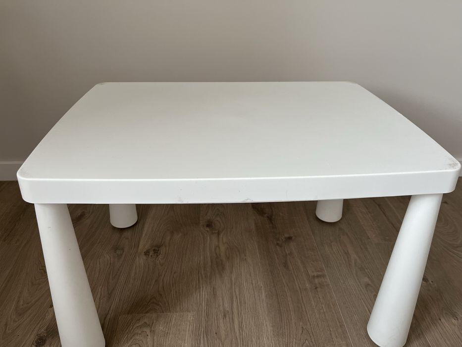 Ikea Mammut  stolik i krzesło dziecięce