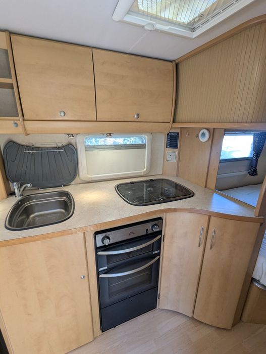 RESERVADA, Caravana Rodado duplo  ,Cama fixa  / 4 pessoas/levo ao loc