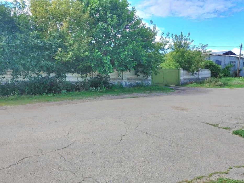 Продаж виробничо-комерційного приміщення в  (Багачеве).