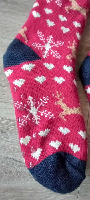 Skarpety z motywem świątecznym