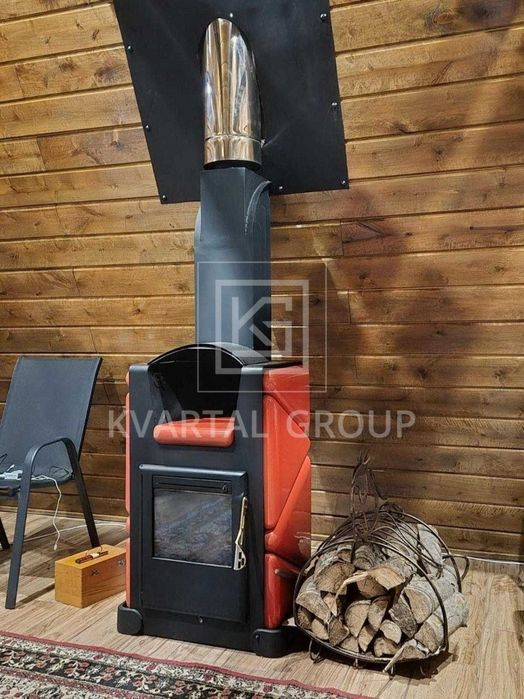 Сучасний будинок з ремонтом A-frame біля лісу та річки