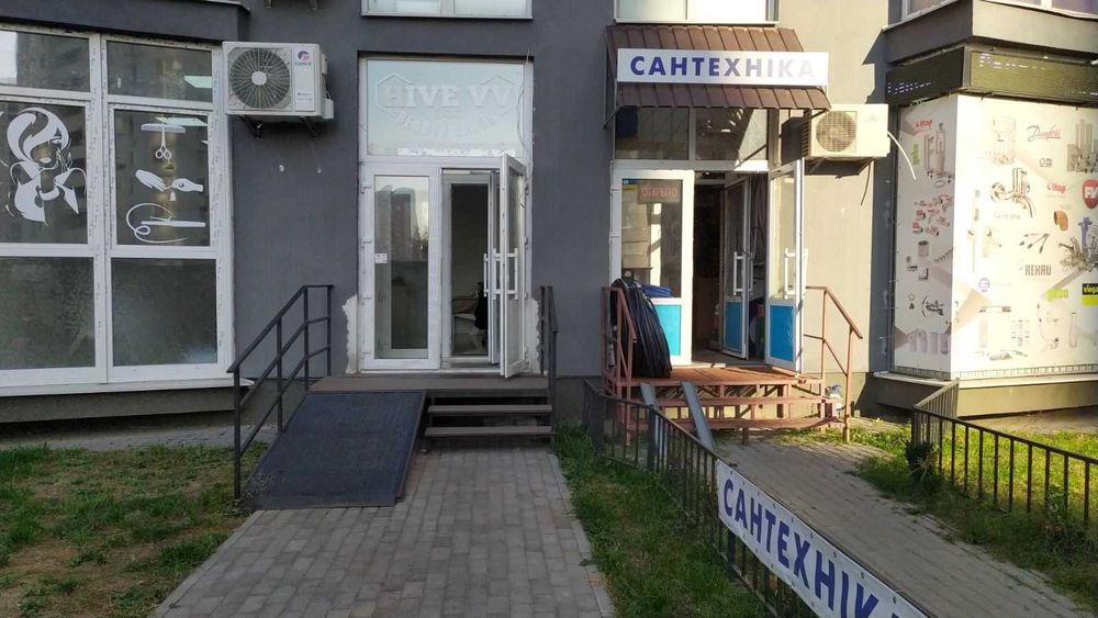 Фасадне приміщення в оренду магазин, салон краси, офіс