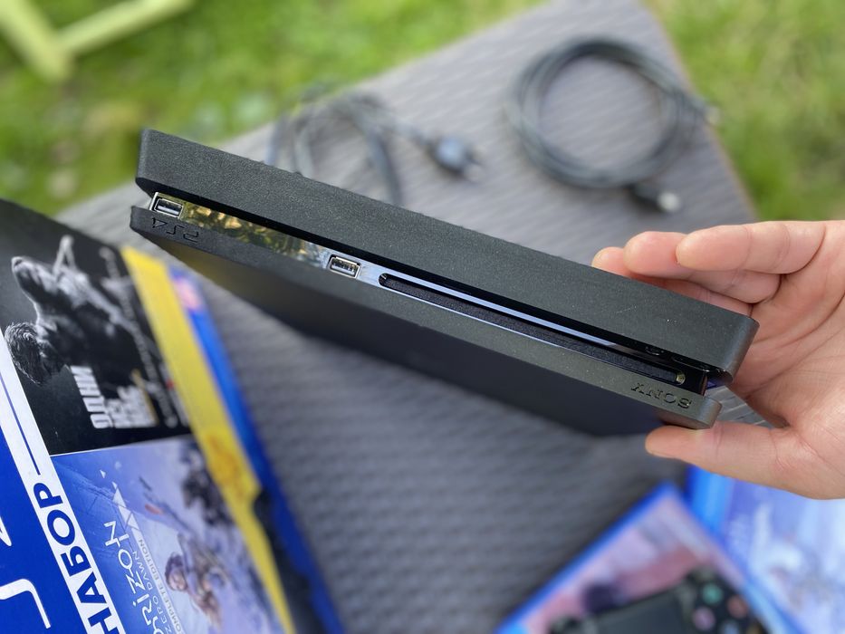 PlayStation 4 Slim 1Tb