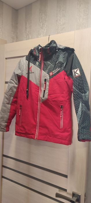 Куртка демі на хлопчика 140 зріст