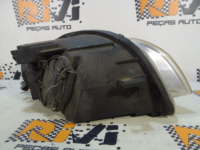 Ótica / farol esquerda AUDI A4 (8EC, B7)
