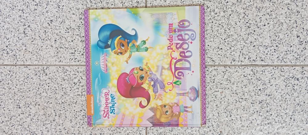 Livro shimmer shine