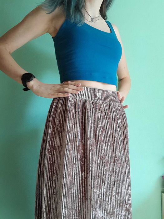 Велюровая плотная юбка