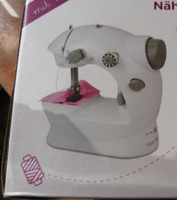 Maszyna do szycia elektryczna podręczna kompletna